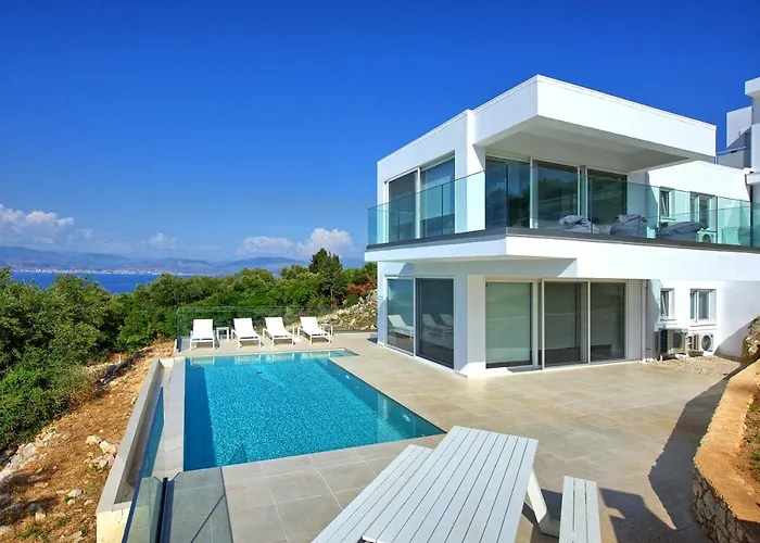 Villa Nafsika By Posarellivillas *