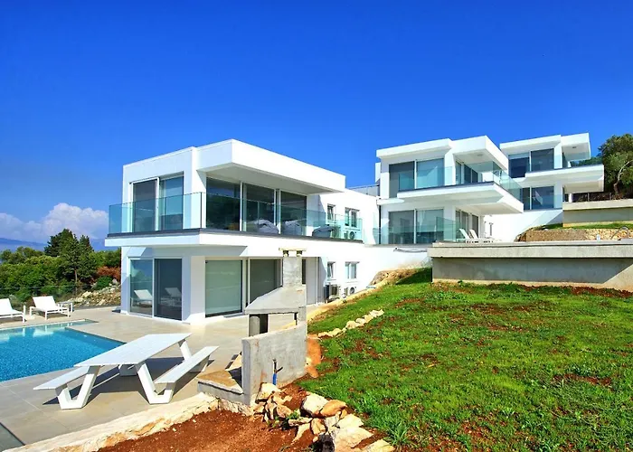 Nafsika By Posarellivillas Villa Peritheia